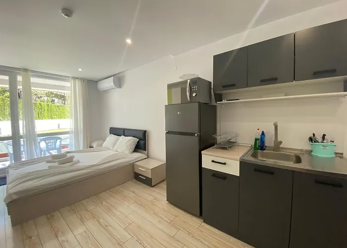 Paradiso 'в' 111 Large דירה נסבר