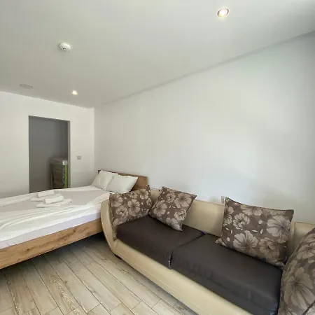 Paradiso 'в' 111 Large Appartamento